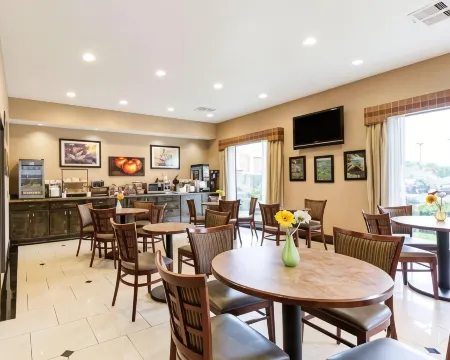 Comfort Inn & Suites