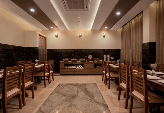 더 마드라스 그랜드