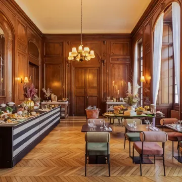 Château Jeanne & The Forest