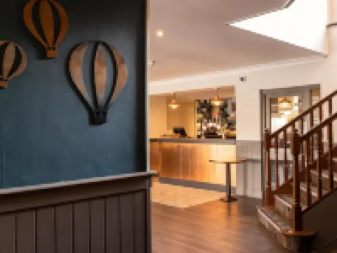 Almondsbury Inn & Lounge Hotels in Almondsbury