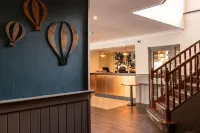 Almondsbury Inn & Lounge فنادق في الفيستون
