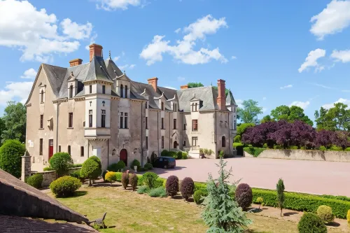 Château de la Verie Hotels in Challans