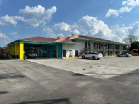 Motor Inns of America Hotels in Monroe County