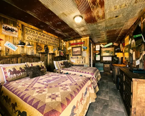 Flat Creek Lodge Hotels in Stone County