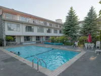 The Embassy Inn Hotels in Victoria