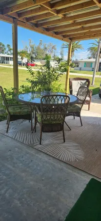 SEAS THE DAY Отели в г. Гров-Сити