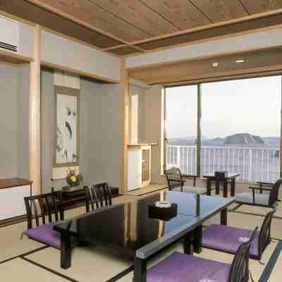 日間賀莊飯店 Rooms