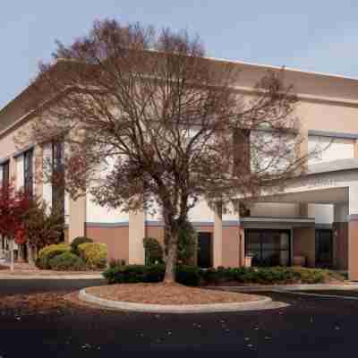 Hampton Inn Commerce Hotel Exterior