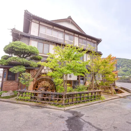 Kappo Ryokan Shiratame Ryokan Отели в г. Ивакуни