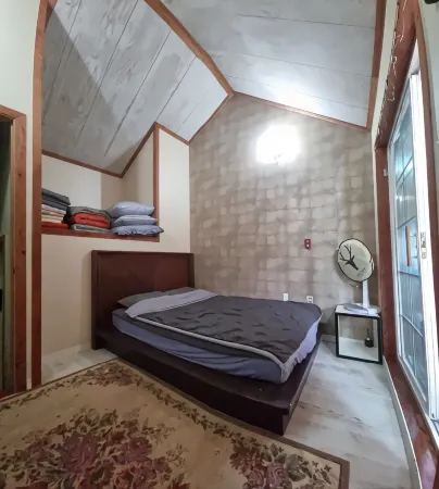 Buan (Byeonsanbando) Rainbow Orange Pension Отели рядом с достопримечательностью «Byeonsan Beach»