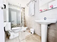 Trebol One Apartments by Mc - 停車場