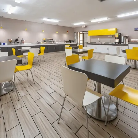 BridgePointe Inn & Suites by BPhotels, Council Bluffs, Omaha Area Отели рядом с достопримечательностью «Олд Маркет»
