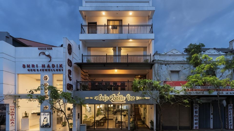 Cafe Aroma Inn