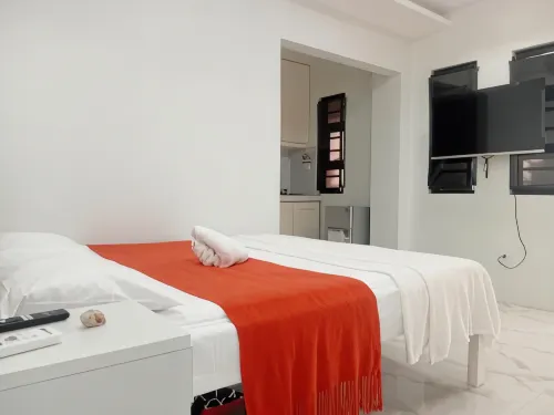 MaNel Guest House Hotel - Homestays