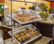 Quality Suites NYC Gateway - Breakfast