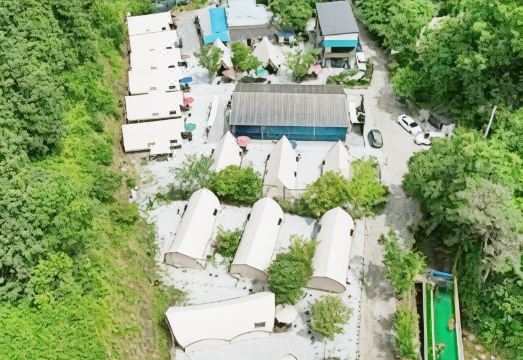 글램핑 내부 전경