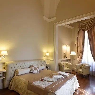 Suite Hotel Santa Chiara Hotels near Old Town