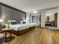 Peninsula Hotel Danang Hotels in Da Nang