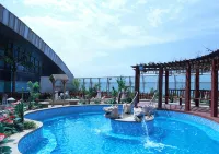 Arcadia International Hotel - Swimmingpools