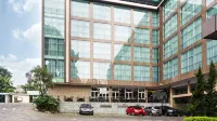 Novena Hotel Bandung - parking