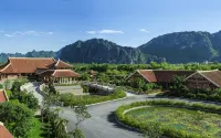 Emeralda Resort Ninh Binh Hotele w: 