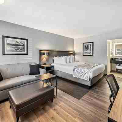 Best Western Plus Hilltop Inn Rooms