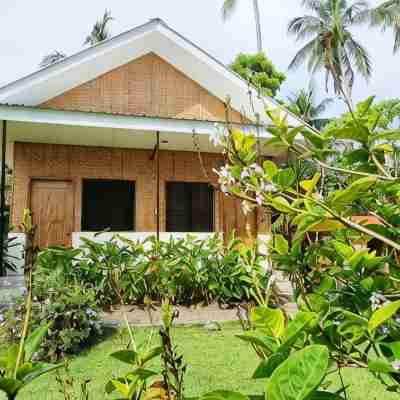 Bahandi Beach Lodge Hotel Exterior