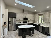 Modern and cozy home on Lakeview - Boutique