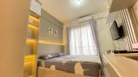 SKY HOUSE BSD Studio room - homestay