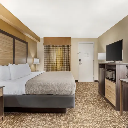 Quality Inn & Suites Spring Lake - Fayetteville Near Fort Liberty