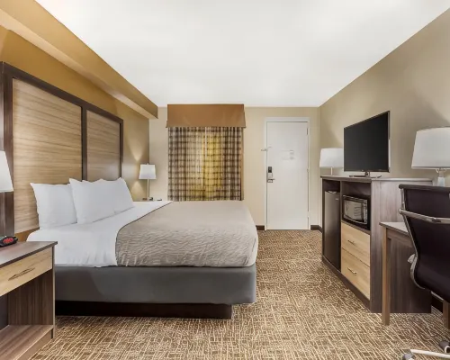 Quality Inn & Suites Spring Lake - Fayetteville Near Fort Liberty Hotels in Spring Lake