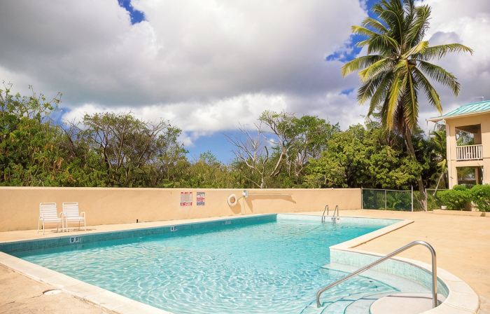 Swim with Turtles! Uncrowded Oceanfront Retreat on Beautiful Spotts Beach