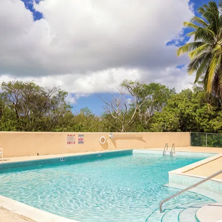 2 Br Beachfront Walkout - Huge Screened Patio - Ocean Views - Great Snorkeling