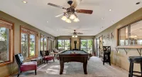 Charming waterfront 3-bedroom house in lovely Tobyhanna with WiFi - 4-Sterne