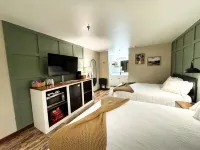 New Room by Silver Dollar City + Shuttle + Pool