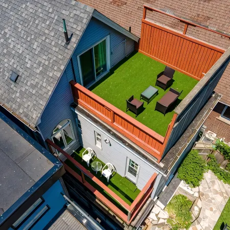 Stunning 3BRM Apartment with Rooftop Patio in the Beaches Area of Toronto