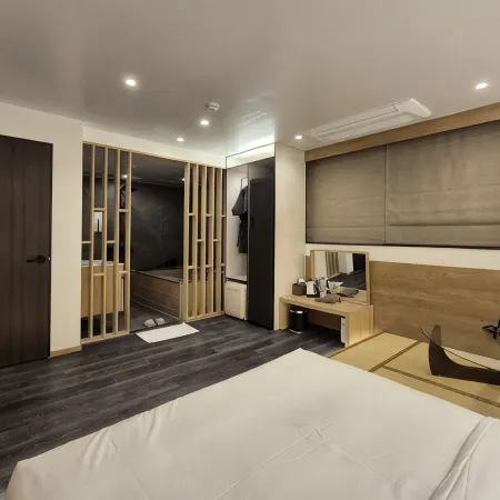 florehotel Отели рядом с достопримечательностью «Парк Токчин»