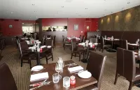 The Rees Hotel, Luxury Apartments & Lakeside Residences - breakfast