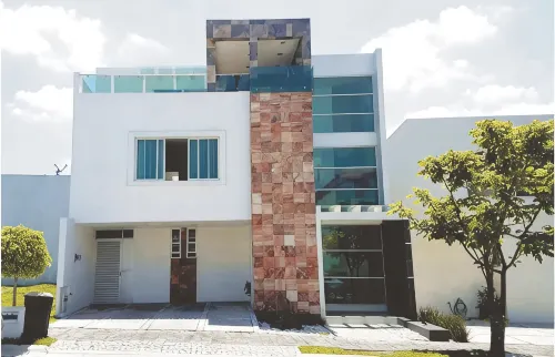 ¡casa Grande y Cómoda! Súper Ubicación, Seguridad y Tranquilidad en Angelópolis