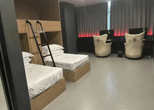 Hengnan Qilongzhu E-sports Hotel - 2-Star