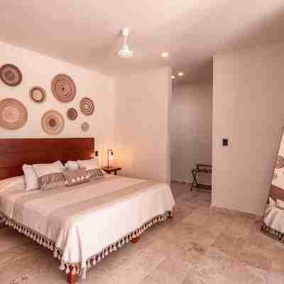 Spectacular House with private pool and garage Rooms