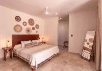 Spectacular House with private pool and garage