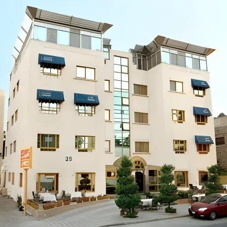 Capri Hotel Suites