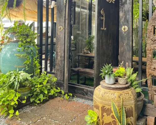 The Quarter Wutthakat โรงแรมใกล้สถานีรถไฟฟ้าวุฒากาศ