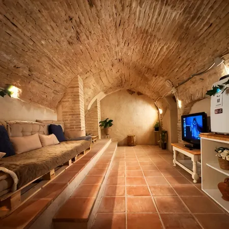 Roman Cave Suite * Flexible check-in