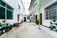 Shiquan Huajian Chinese Inn - วิวภูเขา