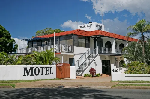Tower Court Motel - 3-Star