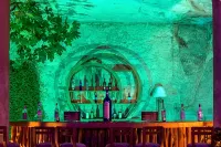 Petra Guest House Hotel - Quầy bar