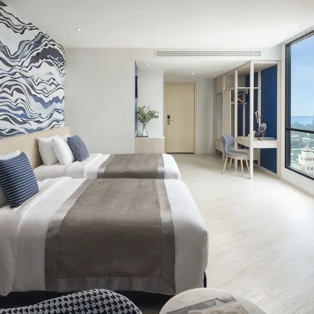 Brighton Grand Hotel & Convention Pattaya Отели рядом с достопримечательностью «Пляж Наклуа»