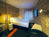 查瑪汀米拉多爾酒店 鄰近西班牙四大樓商業區的酒店